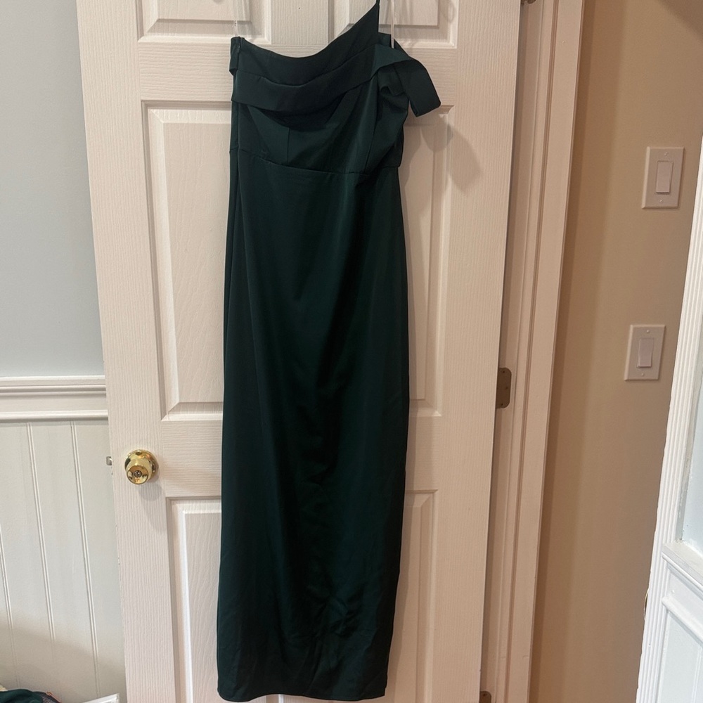 NWT Lulus dark green One-Shoulder Green Dress